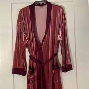 Beautiful Chelsea Robe - Size L - 10 12 14 - Satin and Velour Full Length 50”